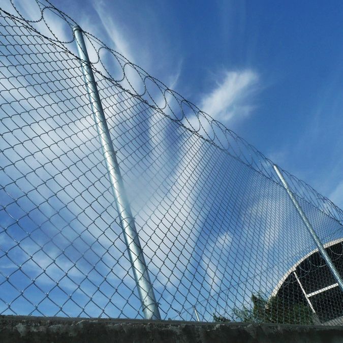 Düzlemsel Jiletli Tel